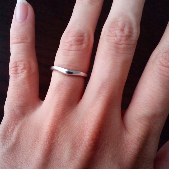 【ブルガリ(BVLGARI)の口コミ】 指が長いのですが関節が太いので、綺麗に見える細身の指輪をさがしていま…