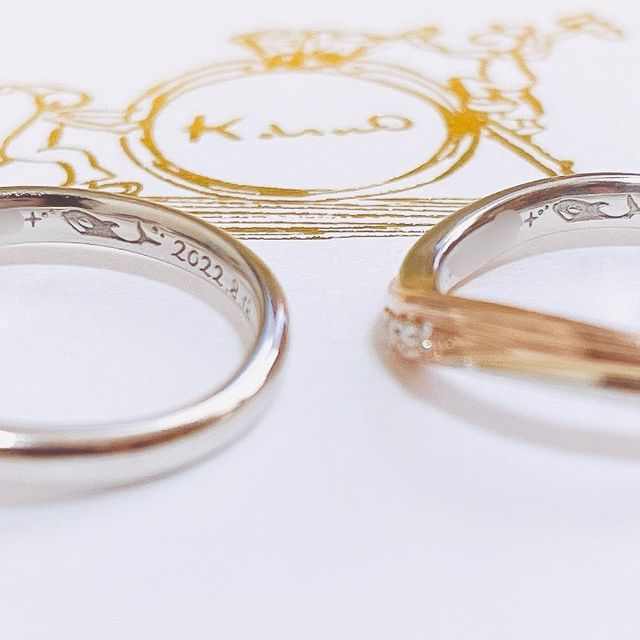 【ケイウノ ブライダル(K.UNO BRIDAL)の口コミ】 色々見てV字やウェーブでゴールドが入った指輪が好みだったのでそれを元に…