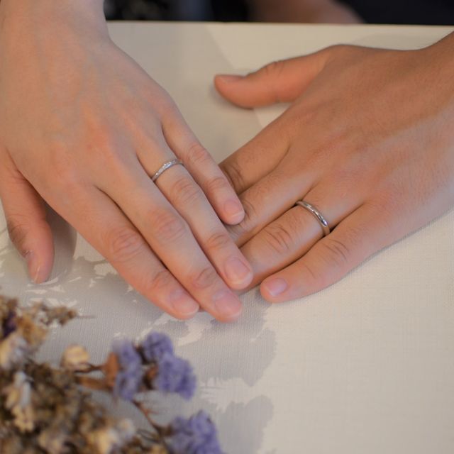 【atelier CraM(アトリエ クラム)の口コミ】 同じブランドで婚約指輪を作成したのでデザインは婚約指輪に合わせたもの…