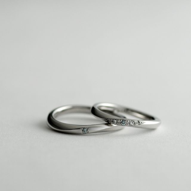 【atelier CraM(アトリエ クラム)の口コミ】 同じブランドで婚約指輪を作成したのでデザインは婚約指輪に合わせたもの…