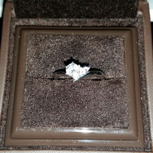 【アイプリモ(I-PRIMO)の口コミ】 婚約指輪なのでずっとつけているわけではなく、特別な時にしかつけないと…