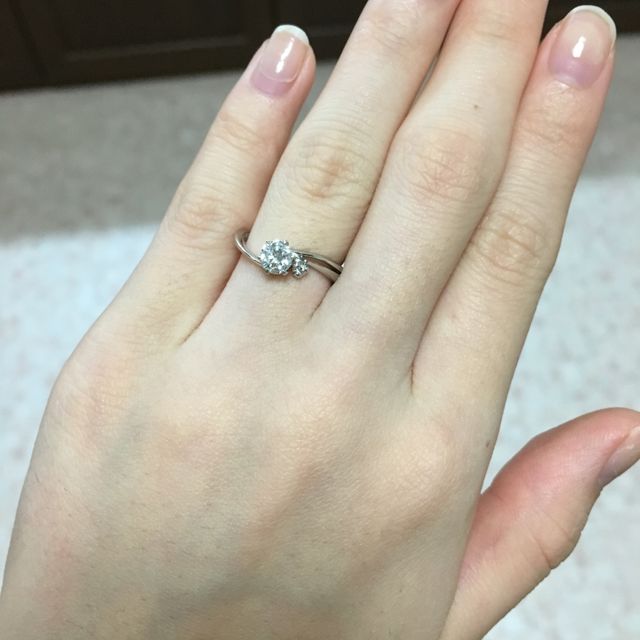 【AFFLUX(アフラックス)の口コミ】 初めて見た時からずっと気になっていて、たくさん検討する中でも、この指…