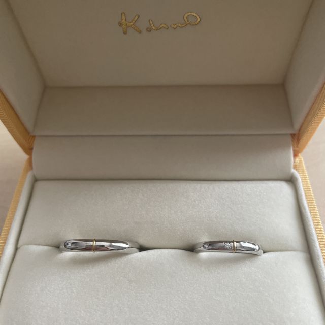 【ケイウノ ブライダル(K.UNO BRIDAL)の口コミ】 もともとシンプルなデザインなのが良くて探していて、その時にワンポイン…