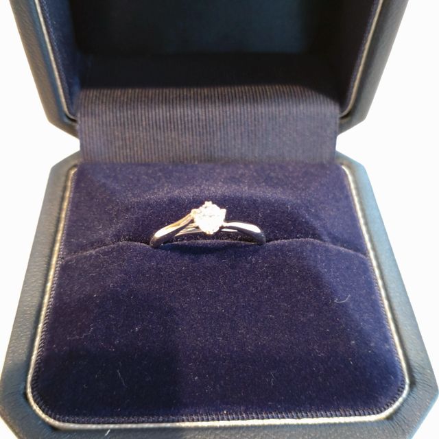 【銀座ダイヤモンドシライシの口コミ】 事前にチェックしていたデザインが別にあったのですが、店員さんにオスス…