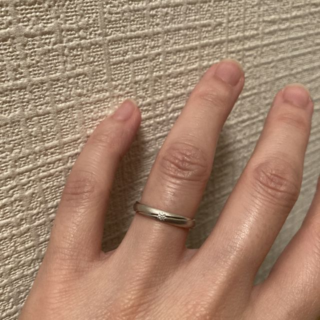 【PILOT BRIDAL(パイロットブライダル)の口コミ】 ノーマルな結婚指輪ではないものを探していました。
たくさんのデザインが…