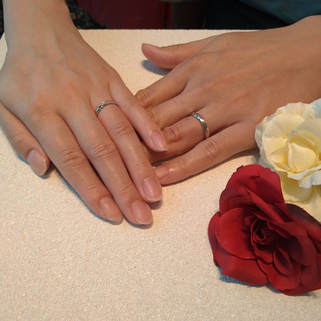 【エクセルコダイヤモンド(EXELCO DIAMOND)の口コミ】 派手すぎず、控えめすぎない、程よい輝きのデザインでした。たくさんの指…