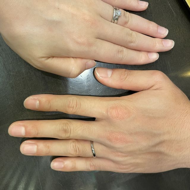 【銀座ダイヤモンドシライシの口コミ】 これは良いなと感じたデザインであったことが一番ですが、色々な種類の指…