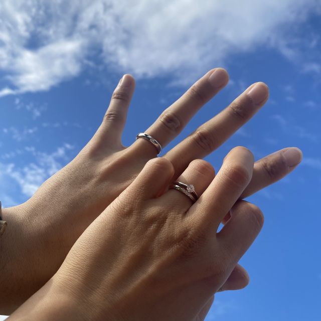 【ラザール ダイヤモンド(LAZARE DIAMOND)の口コミ】 ダイアモンドのカットがとても綺麗で、実物を見せていただいたときに、せ…