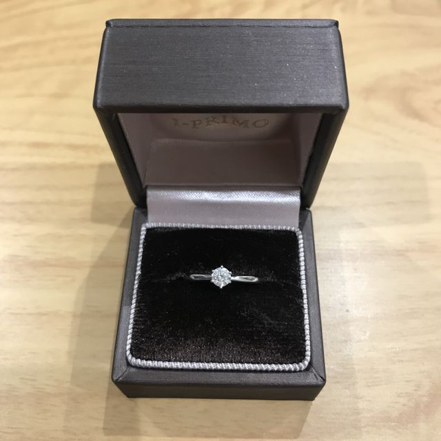 【アイプリモ(I-PRIMO)の口コミ】 サプライズで貰ったので自分では選んでいませんが、爪の形が斜めになって…