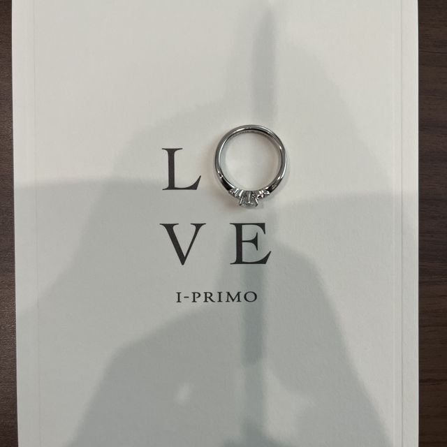 【アイプリモ(I-PRIMO)の口コミ】 自分の指にあう指輪を一緒に選んでいただきました。V字の指輪です。派手す…