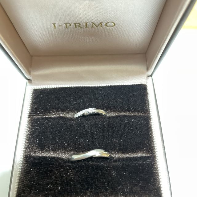 【アイプリモ(I-PRIMO)の口コミ】 
指輪のデザインが素敵で即決でした。
男性用の結婚指輪のデザインもおし…