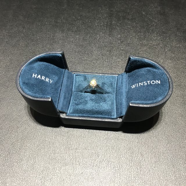 【ハリー・ウィンストン(Harry Winston)の口コミ】 ティファニーやカルティエも検討しましたが、ハリーウィンストンのダイヤ…