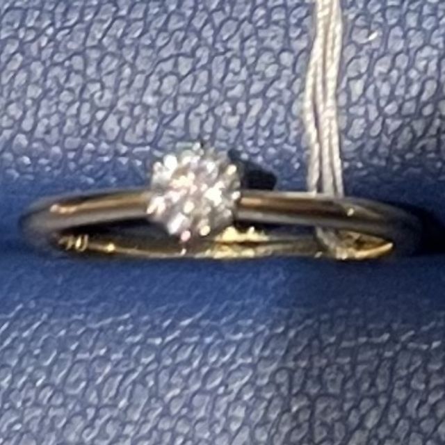 【銀座ダイヤモンドシライシの口コミ】 ダイヤモンドの品質、希望のデザインが望んだもの通りであったため、この…