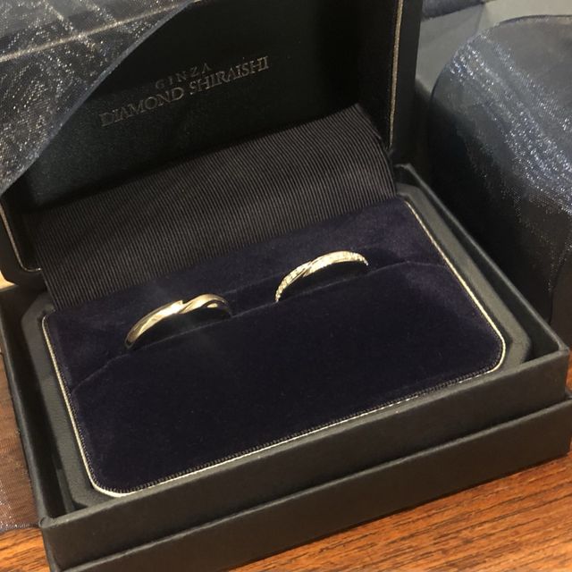 【銀座ダイヤモンドシライシの口コミ】 ネットで事前にシンプルなタイプのものに目星をつけて伺いましたが、結果…