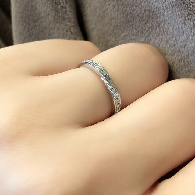 【銀座ダイヤモンドシライシの口コミ】 ネットで事前にシンプルなタイプのものに目星をつけて伺いましたが、結果…