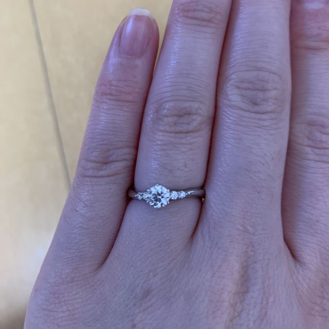 【4℃ BRIDAL(ヨンドシーブライダル)の口コミ】 指輪の種類へのこだわりが特に無かったので、ストレート、ウェーブ、U字型…