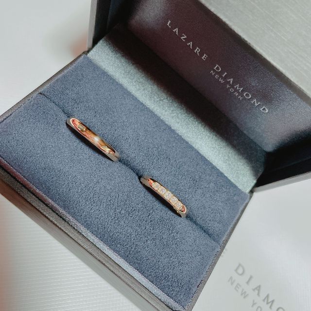 【ラザール ダイヤモンド(LAZARE DIAMOND)の口コミ】 ダイヤモンドの大きさとデザインに一目惚れしました。
ダイヤが5個ついて…