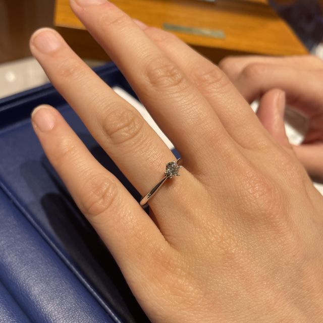 【銀座ダイヤモンドシライシの口コミ】 スタイリッシュで究極のシンプルさとダイヤモンドの輝きを際立たせること…