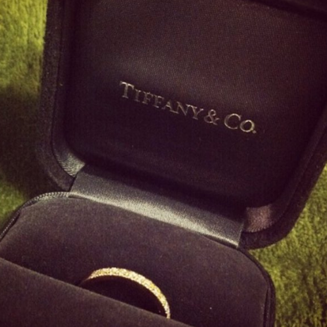 【ティファニー(Tiffany & Co.)の口コミ】 決め手は、シンプルだけど存在感があるところです。
シンプルすぎてしまう…