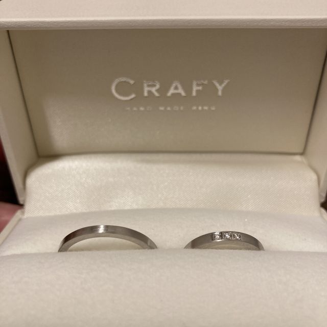 【CRAFY(クラフィ)の口コミ】 ブランドの指輪に惹かれることもなかったので、自分達でデザインを決めて…