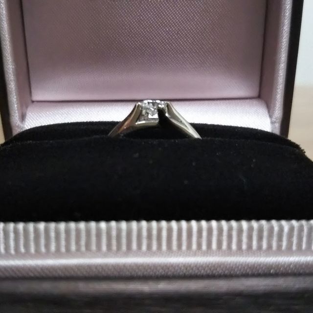 【アイプリモ(I-PRIMO)の口コミ】 どんな場面でも似合うシンプルな見た目にして、メッセージ 日付 を刻印。…