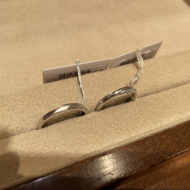 【TRECENTI(トレセンテ)の口コミ】 指なじみがとても良い指輪で初めつけた時に驚きました。
すみ消しデザイン…