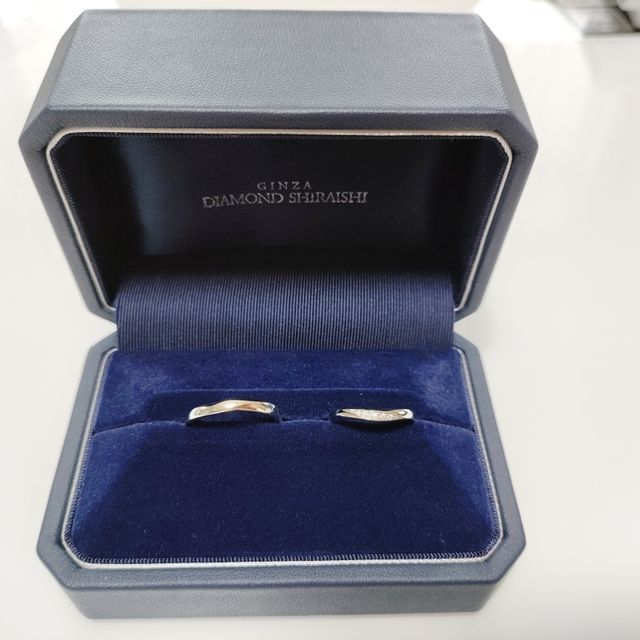【銀座ダイヤモンドシライシの口コミ】 毎日つけるものなので、派手なデザインではなくシンプルなデザインで探し…