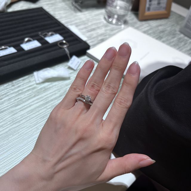 【TRECENTI(トレセンテ)の口コミ】 V字デザインのため一粒ダイヤがより目立って可愛いと思います。キラキラが…