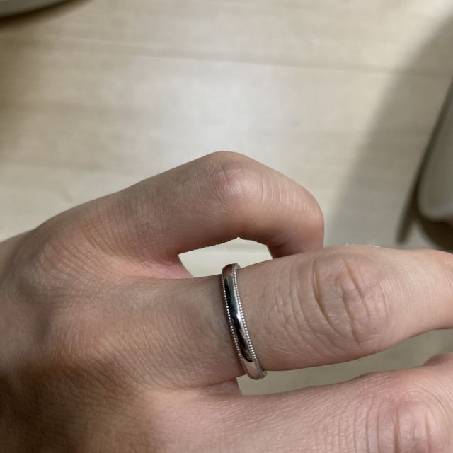 【銀座ダイヤモンドシライシの口コミ】 価格とデザインでこちらに決めました。
またダイヤモンドの質が良いという…