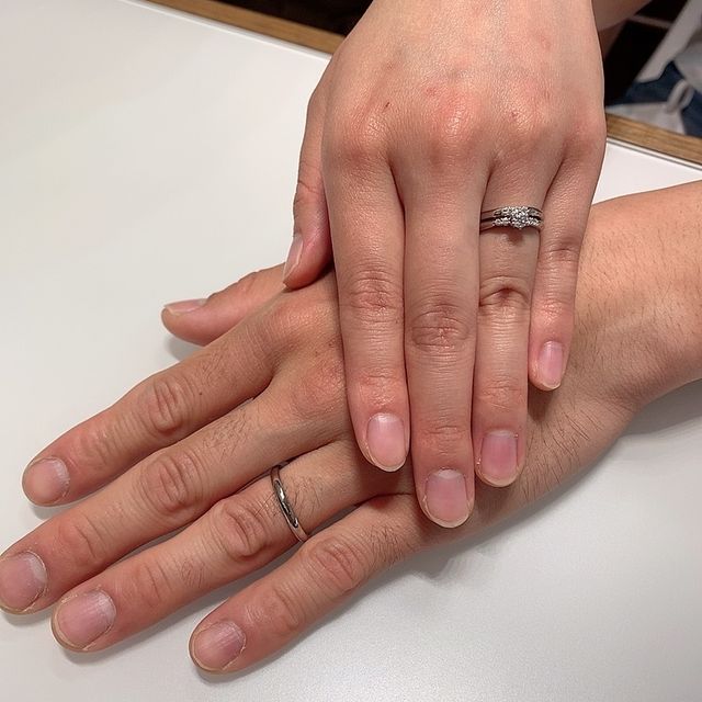 【4℃ BRIDAL(ヨンドシーブライダル)の口コミ】 結婚指輪との相性を見ながら決めました。婚約指輪のブランドが4°Cだっ…