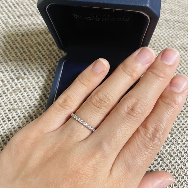 【銀座ダイヤモンドシライシの口コミ】 デザインはエタニティタイプ
普段使いのしやすさや、結婚指輪と重ね付けし…