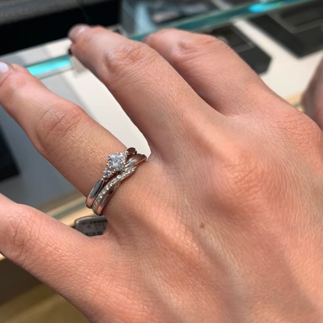 【銀座ダイヤモンドシライシの口コミ】 色んなお店を巡り、色んなデザインを見ているうちにたくさん迷ってしまい…