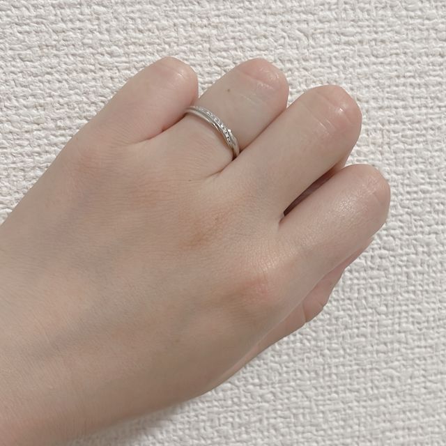 【エクセルコダイヤモンド(EXELCO DIAMOND)の口コミ】 デザインと実際につけた時の肌馴染みが気に入ったので、これに決めました…