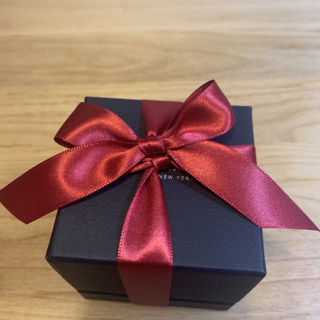 【ラザール ダイヤモンド(LAZARE DIAMOND)の口コミ】 シンプルなデザインだったこと。ダイヤモンド専門店なので、外資系企業と…