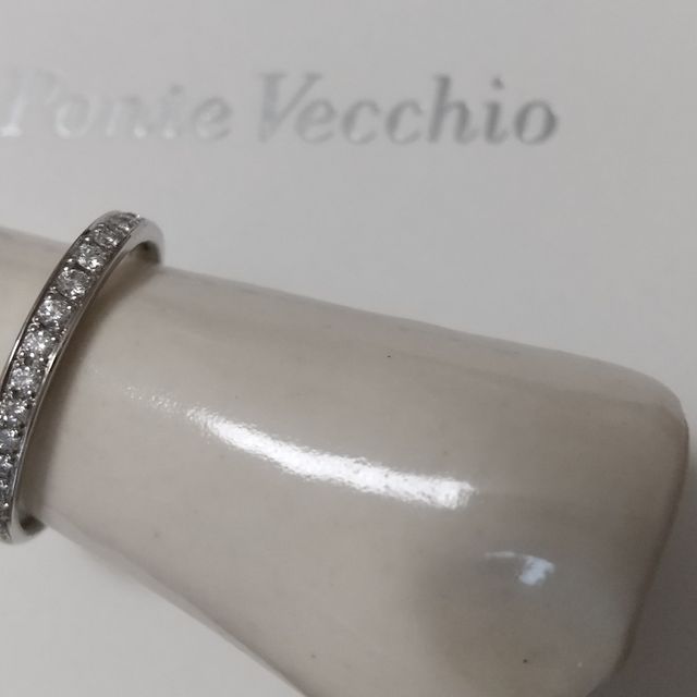 【Ponte Vecchio(ポンテヴェキオ)の口コミ】 普段指輪をしたりすることが無いため、華やかな指輪に惹かれ、将来的に地…