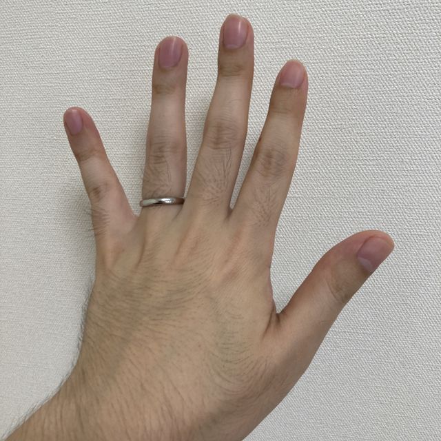 【ラザール ダイヤモンド(LAZARE DIAMOND)の口コミ】 ダイヤモンドの輝きと、デザインがシンプルかつ上品で好みでした。自分達…