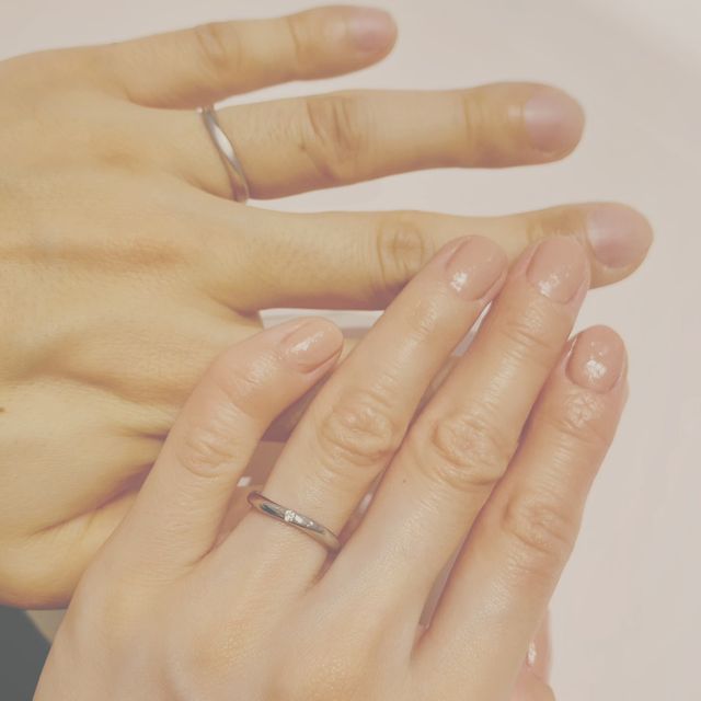 【4℃ BRIDAL(ヨンドシーブライダル)の口コミ】 360度ウェーブラインがとても美しかったです⭐︎
シンプルデザインも滑らか…