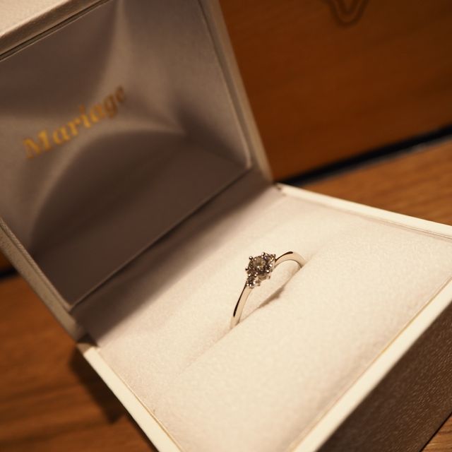 【Mariage ent(マリアージュエント)の口コミ】 いくつか指輪を見て、自分の好みはウェーブまたはS字で、メインのダイヤの…