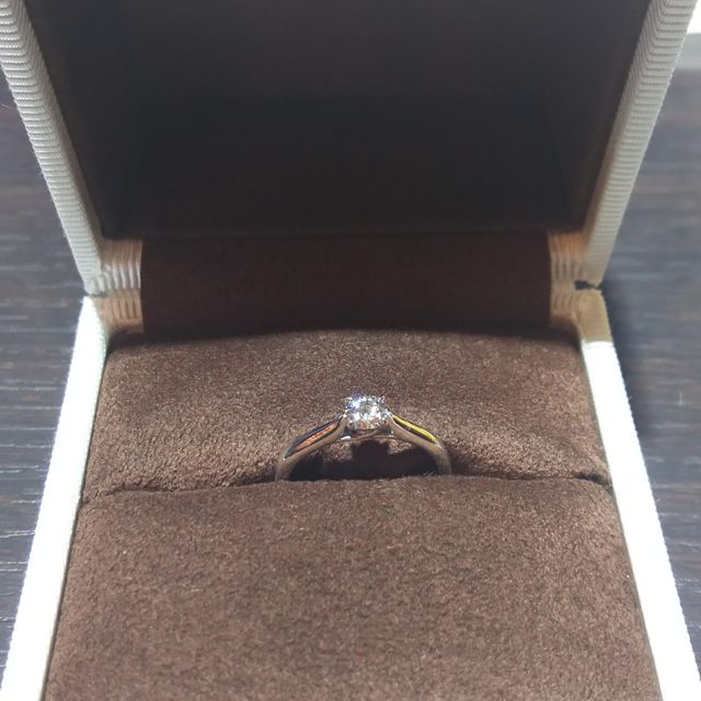 【William-LennyDiamond(ウィリアム・レニー・ダイヤモンド)の口コミ】 初めて見た時のインパクト見た目が良かったのと、比べてみても輝きが全然…