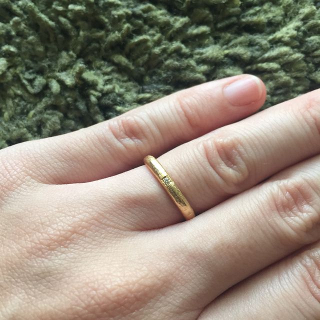 【クアラントットの口コミ】 結婚指輪は日常生活でも着用したかったので、あまり華美でなくさりげない…