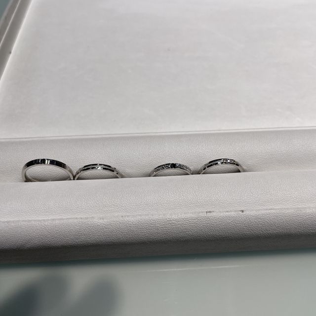 【YUKIZAKI BRIDAL(ユキザキブライダル)の口コミ】 まず第一に考えたのは指輪のデザインです。普通すぎる指輪では他の人と被…