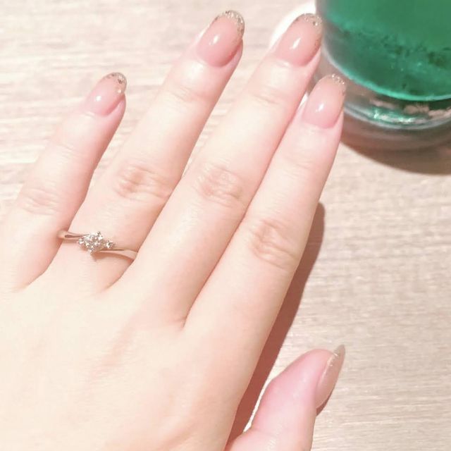 【アイプリモ(I-PRIMO)の口コミ】 どうしてもメインのダイヤ一つのデザインではなく、メレダイヤをあしらっ…