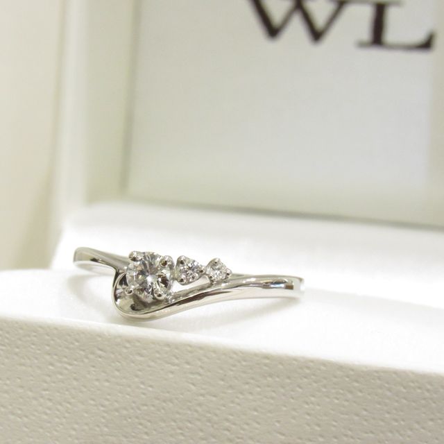 【輪-RIN-の口コミ】 妻との付き合いはじめや、結婚の際に「輪」の指輪をプレゼントしてきまし…