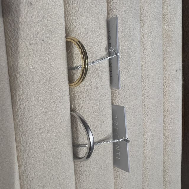 【TRECENTI(トレセンテ)の口コミ】 内甲丸作りで内側が丸くなっている構造をしており、指に抵抗感なくつける…