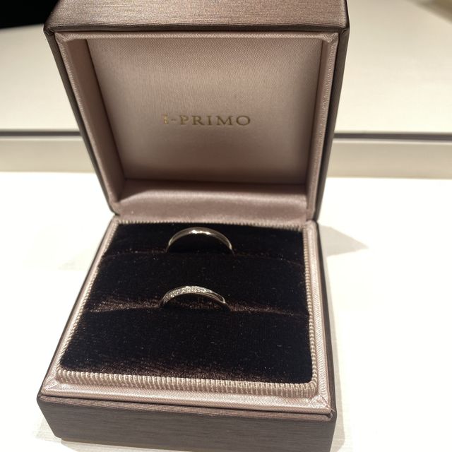 【アイプリモ(I-PRIMO)の口コミ】 ストレートでダイヤが斜めに入っているデザインがよかったのでドンピシャ…