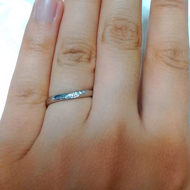 【組曲ジュエリーの口コミ】 あまりにも「ＴＨＥ結婚指輪」というものが苦手で、主人も私も普段からア…