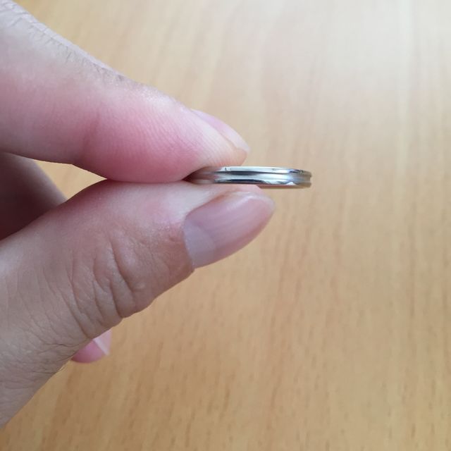 【銀座ダイヤモンドシライシの口コミ】 実際に試着してシンプルで日常生活に支障をきたさない物を選びました。指…