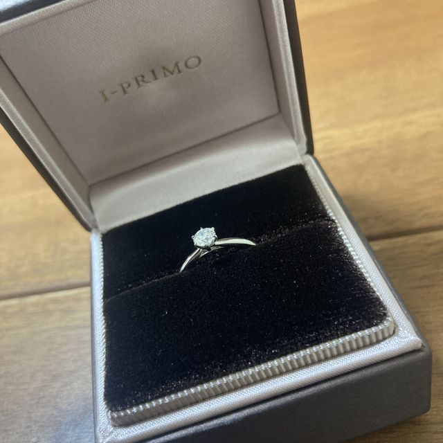【アイプリモ(I-PRIMO)の口コミ】 デザインが気に入りました。ダイヤの種類等を細かく説明を受けてリングの…