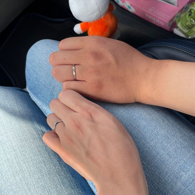 【銀座ダイヤモンドシライシの口コミ】 ウェーブのデザインが決め手でした。
ダイヤモンドの質を実際に見ることが…