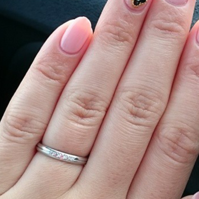 【ラザール ダイヤモンド(LAZARE DIAMOND)の口コミ】 ダイヤモンドが付いている指輪が良かった。値段からこちらを選んだ。細く…